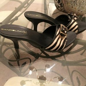 Bandolino White/black zebra print heels